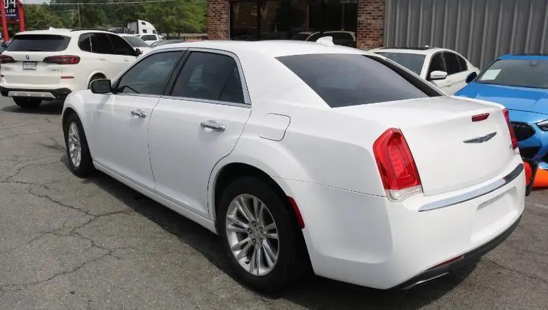 2017 Chrysler 300 C