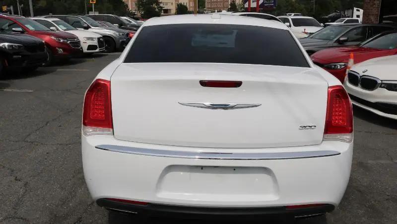2017 Chrysler 300 C