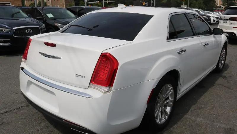2017 Chrysler 300 C