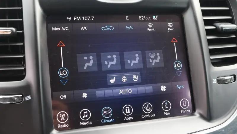 2017 Chrysler 300 C