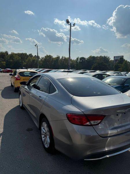 2016 Chrysler 200 Limited