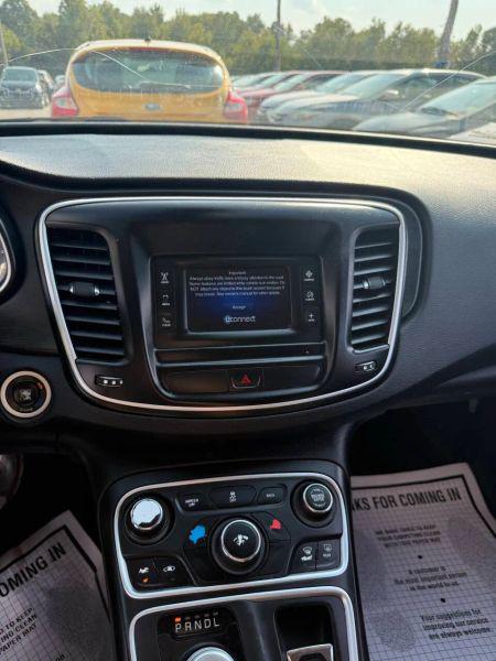 2016 Chrysler 200 Limited