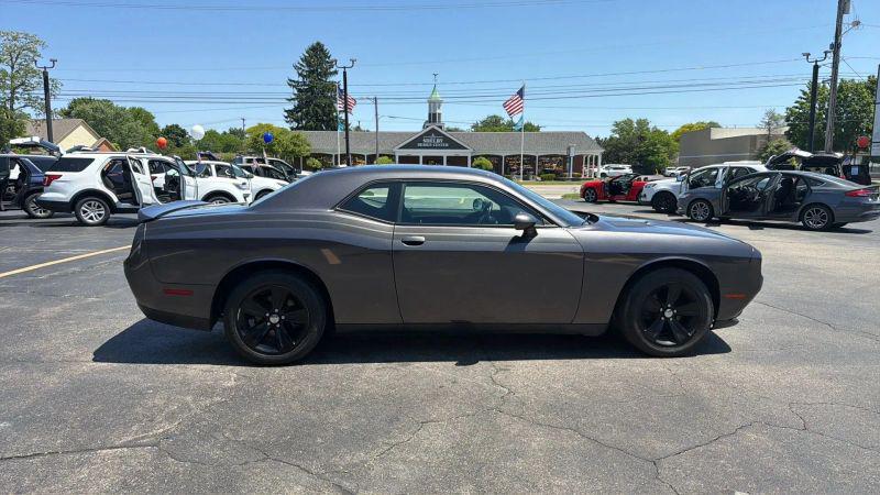 2021 Dodge Challenger SXT