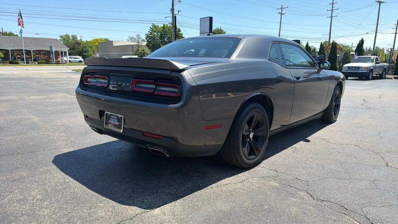 2021 Dodge Challenger SXT