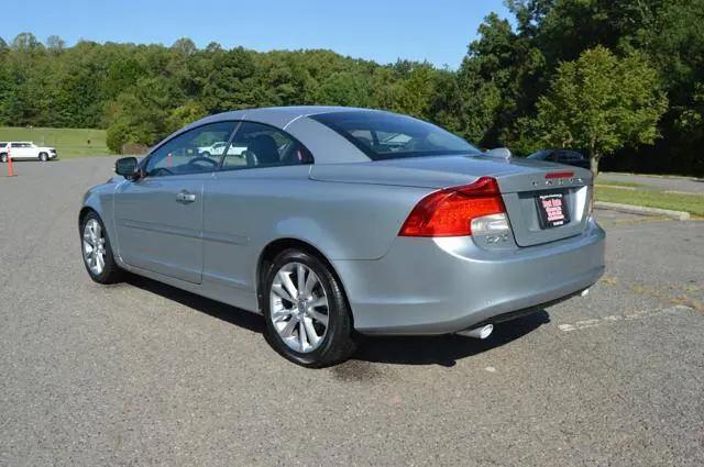 2011 Volvo C70 T5