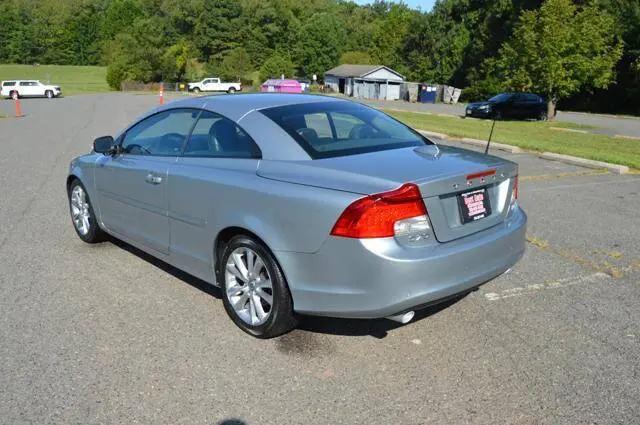 2011 Volvo C70 T5