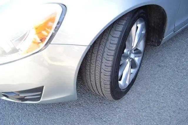 2011 Volvo C70 T5