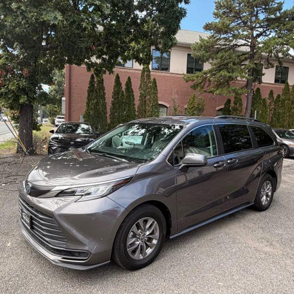 2022 Toyota Sienna LE for sale in Toms River, NJ
