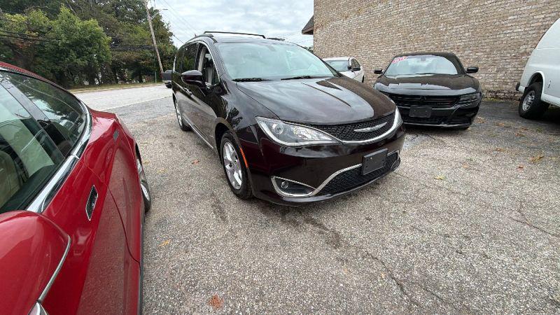 2017 Chrysler Pacifica Touring-L