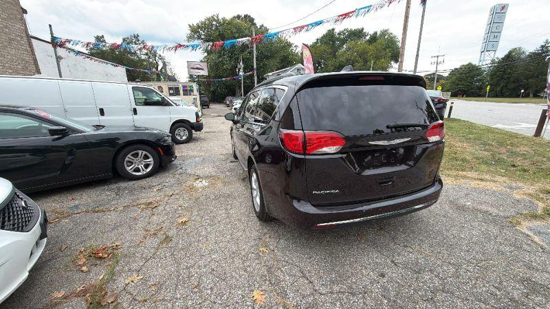2017 Chrysler Pacifica Touring-L