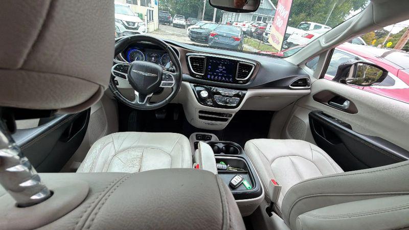 2017 Chrysler Pacifica Touring-L