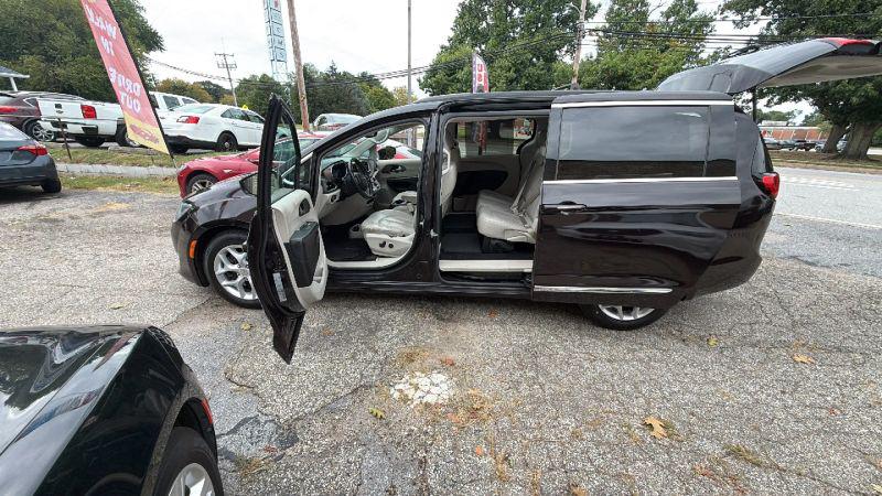2017 Chrysler Pacifica Touring-L