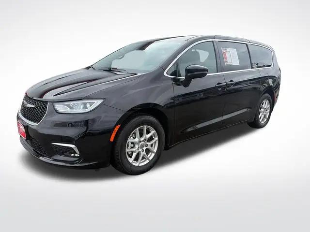 2025 Chrysler Pacifica Select for sale in Perham, MN