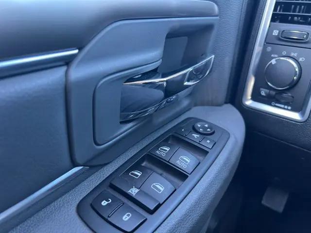 2020 Ram 1500 SLT Crew Cab 4x4 57 Box