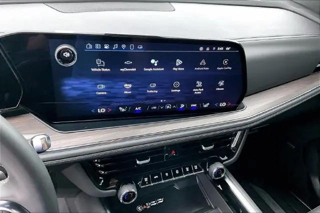2025 Chevrolet Suburban 4WD LT