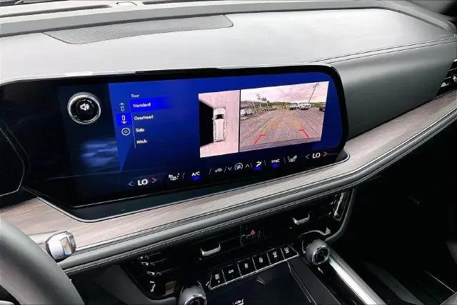 2025 Chevrolet Suburban 4WD LT