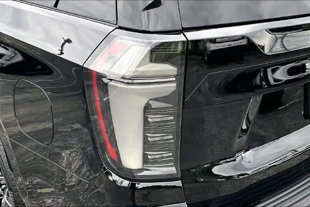 2025 Chevrolet Suburban 4WD LT