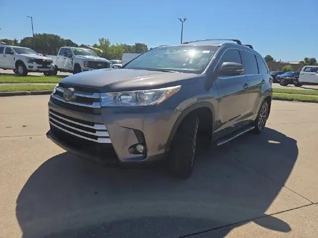 2017 Toyota Highlander XLE for sale in Columbia, MO