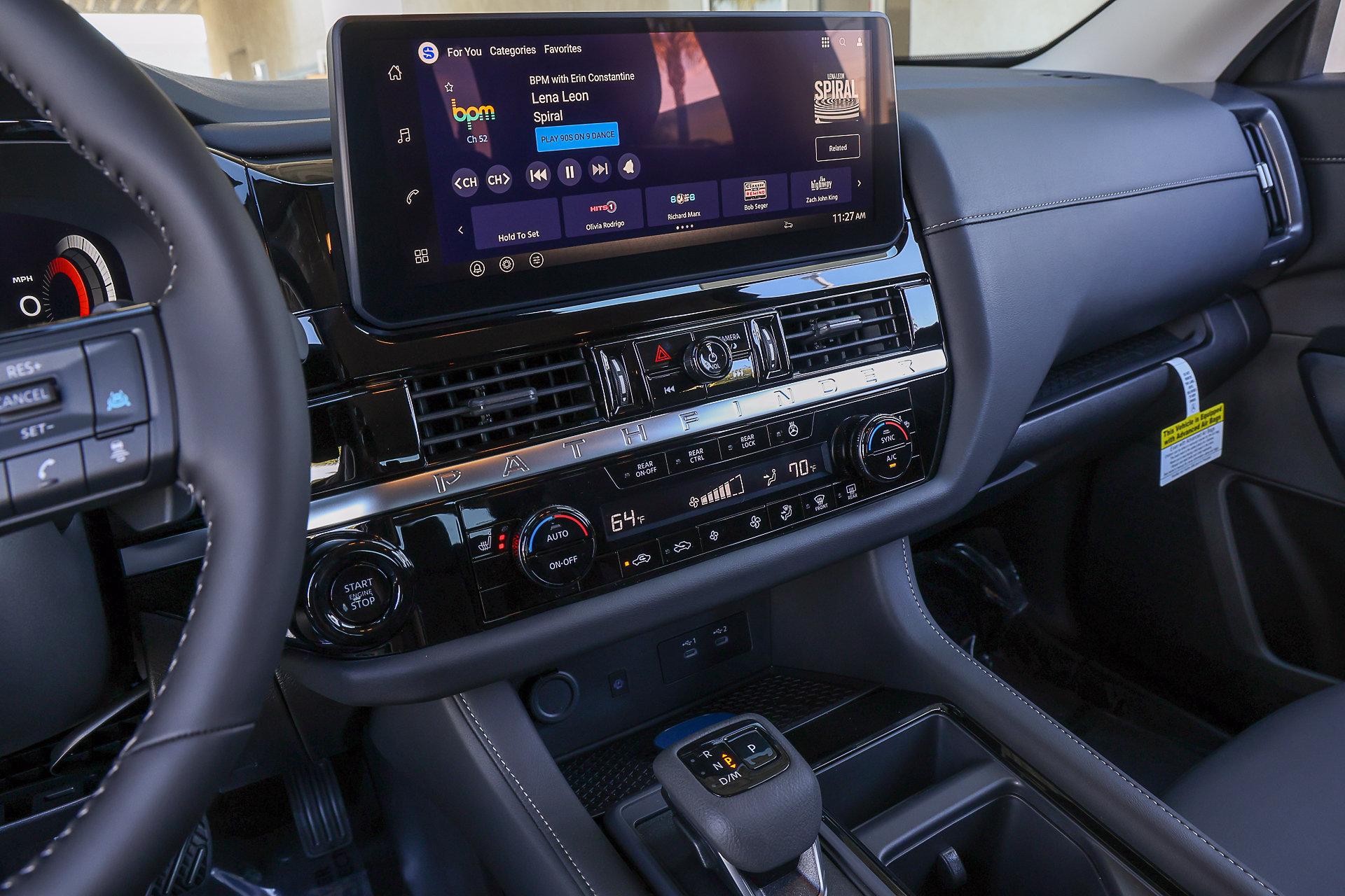 2026 Nissan Pathfinder SL - Photo 12