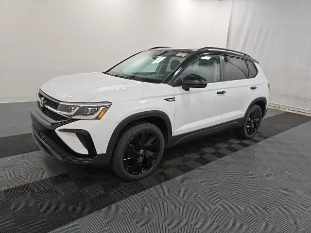 2024 Volkswagen Taos 1.5T SE Black for sale in Burlington, WA