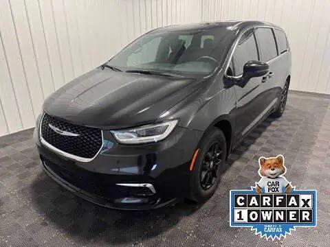 2023 Chrysler Pacifica Touring L for sale in Appleton, WI