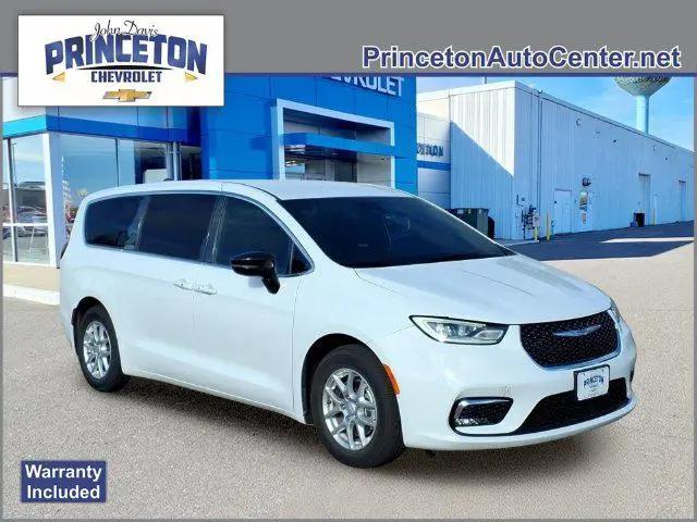 2025 Chrysler Pacifica Select for sale in Princeton, MN