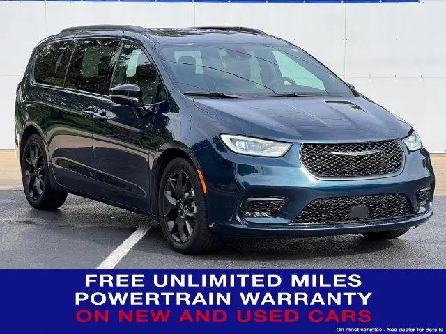 2025 Chrysler Pacifica Limited for sale in Fremont, MI