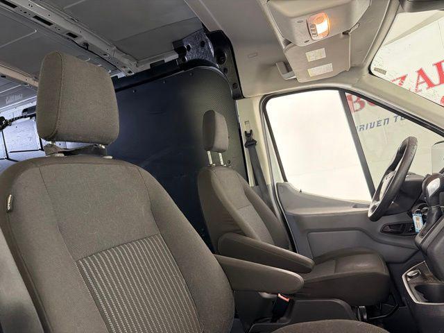 2019 Ford Transit 148 WB Medium Roof Cargo