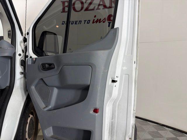 2019 Ford Transit 148 WB Medium Roof Cargo
