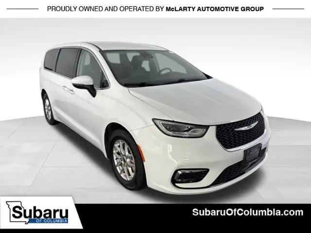 2023 Chrysler Pacifica Touring L for sale in Columbia, MO