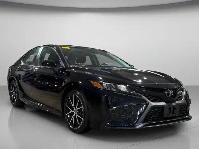 2022 Toyota Camry SE for sale in Brookfield, WI