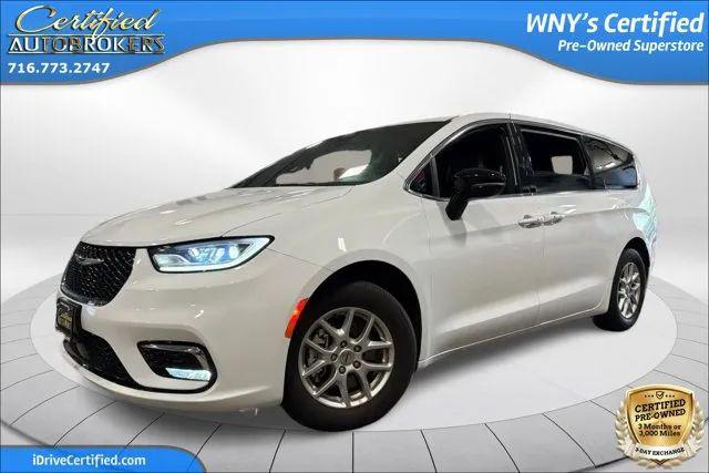 2025 Chrysler Pacifica Select for sale in Grand Island, NY