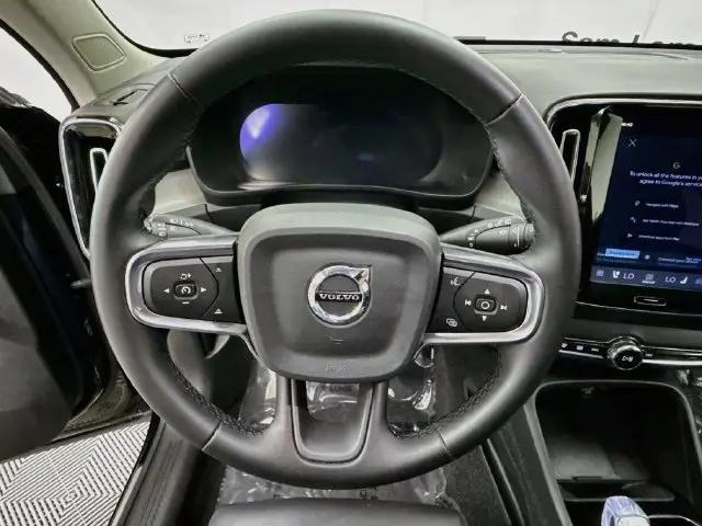2026 Volvo XC40 Plus, B5 AWD Gas mild hybrid, Dark