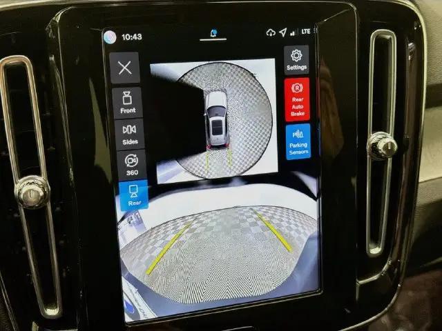 2026 Volvo XC40 Plus, B5 AWD Gas mild hybrid, Dark