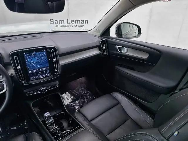 2026 Volvo XC40 Plus, B5 AWD Gas mild hybrid, Dark