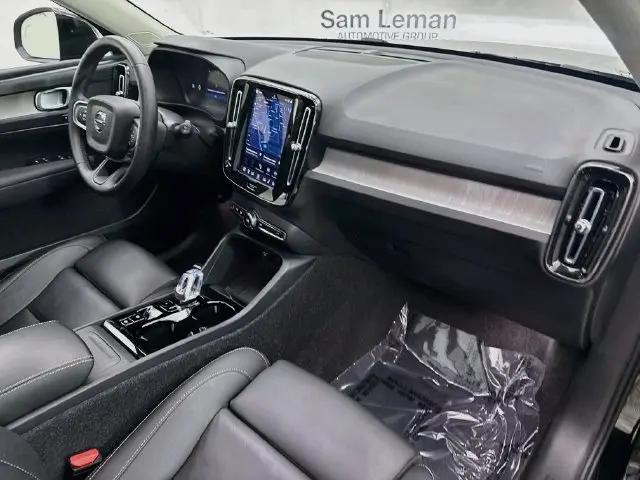 2026 Volvo XC40 Plus, B5 AWD Gas mild hybrid, Dark
