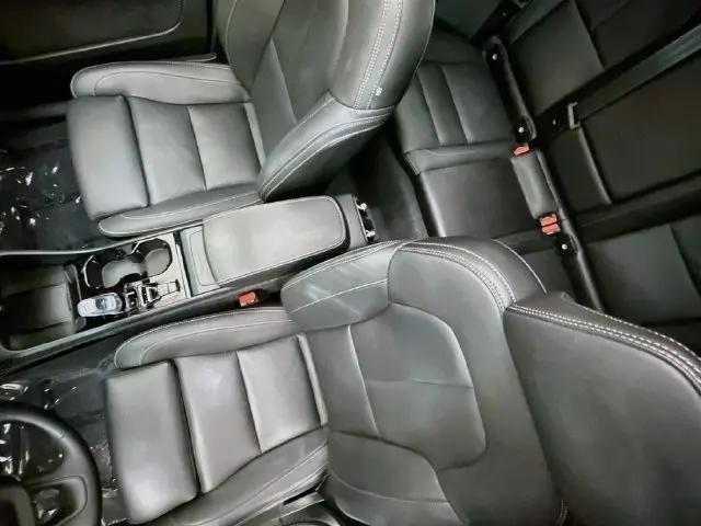 2026 Volvo XC40 Plus, B5 AWD Gas mild hybrid, Dark