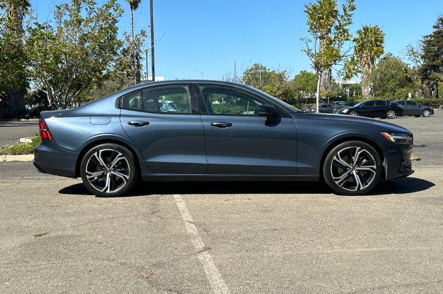 2024 Volvo S60 B5 Core Dark Theme