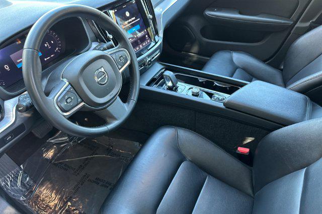 2024 Volvo S60 B5 Core Dark Theme