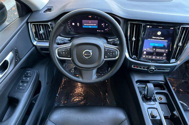 2024 Volvo S60 B5 Core Dark Theme