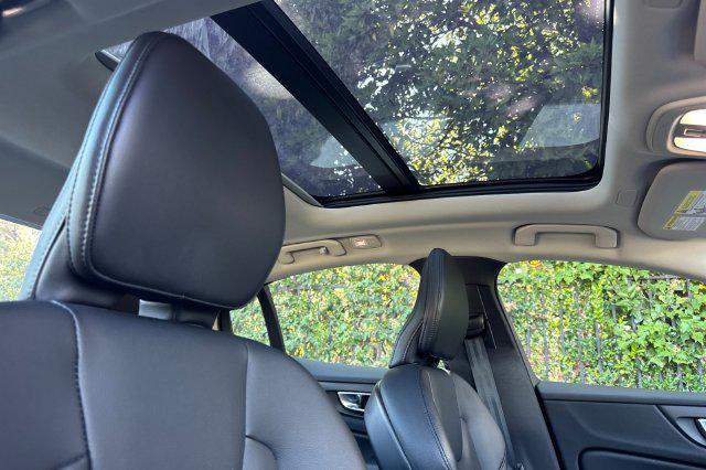 2024 Volvo S60 B5 Core Dark Theme