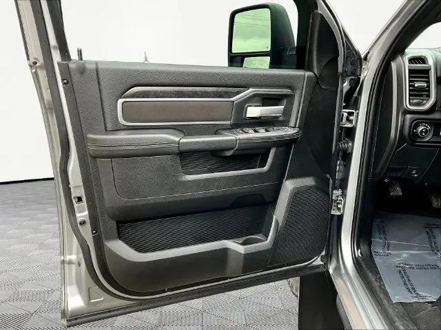 2024 Ram 3500 Big Horn Crew Cab 4x4 8 Box