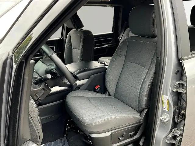 2024 Ram 3500 Big Horn Crew Cab 4x4 8 Box