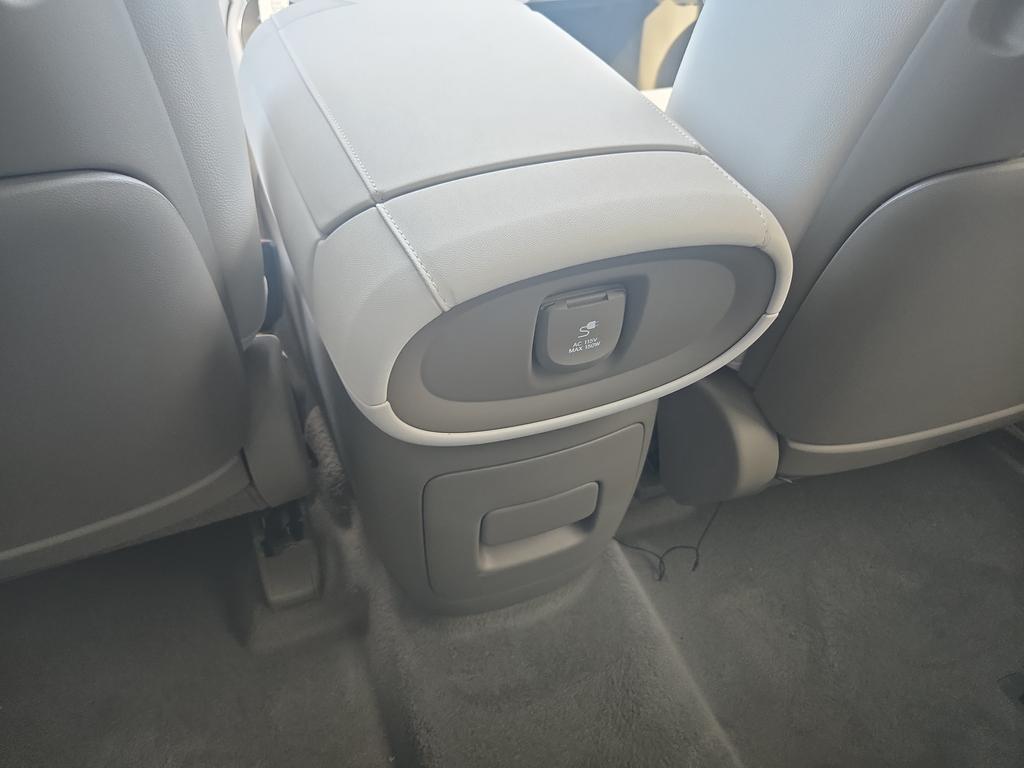 2026 Hyundai Palisade Limited - Photo 14