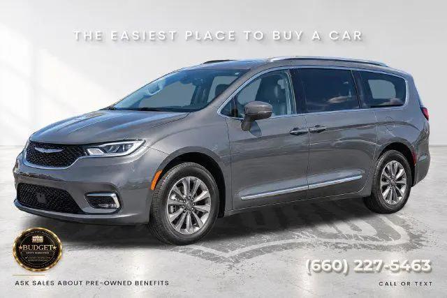 2022 Chrysler Pacifica Touring L for sale in Clinton, MO