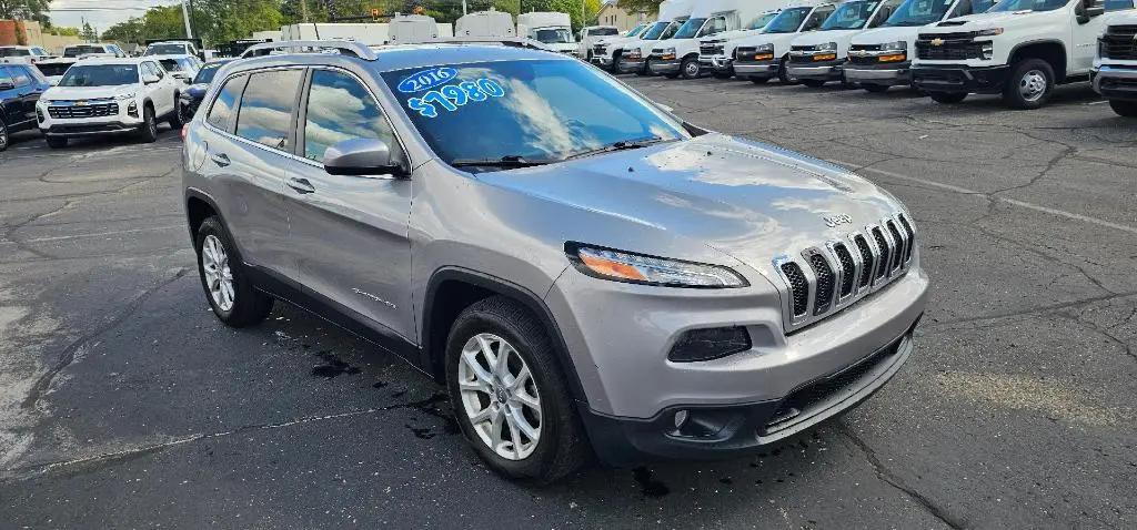 2016 Jeep Cherokee Latitude for sale in Warren, MI