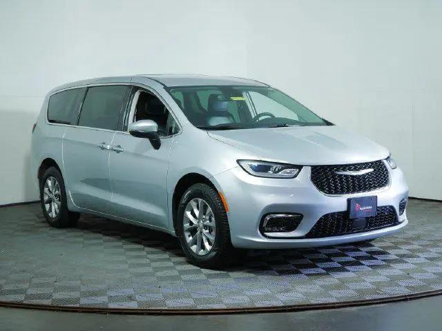 2023 Chrysler Pacifica Touring L AWD for sale in Shakopee, MN