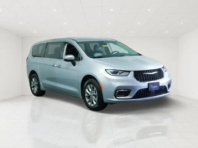 2023 Chrysler Pacifica Touring L AWD for sale in Shakopee, MN