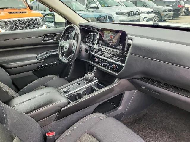 2024 Nissan Pathfinder SV 4WD