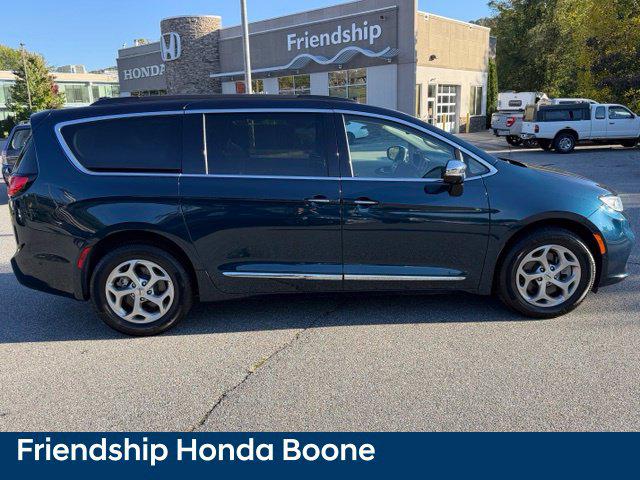 2023 Chrysler Pacifica Limited AWD
